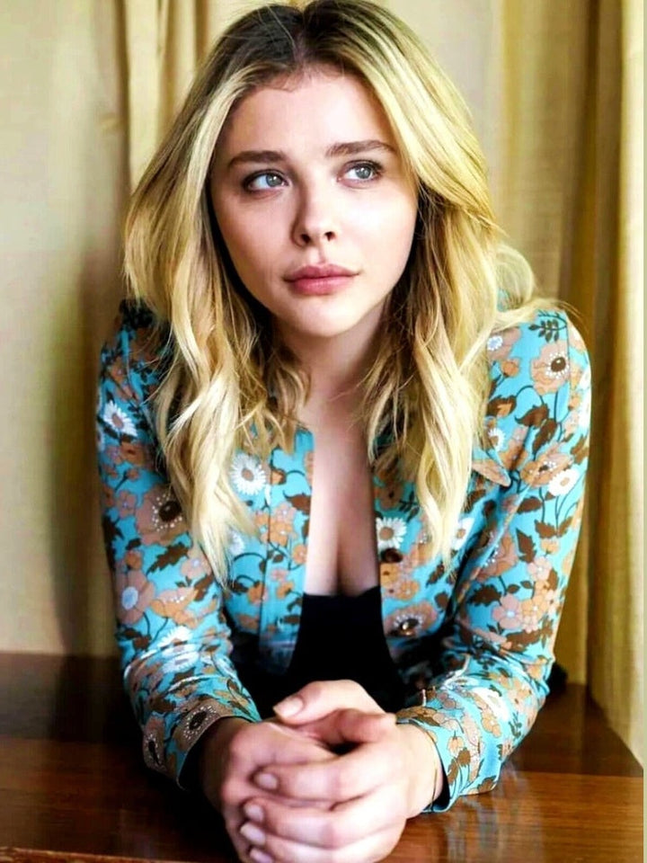 Chloë Grace Moretz 8.5 x 11 Candid Color Photograph Collectibles:Photographic Images:Photographs Style Your Walls