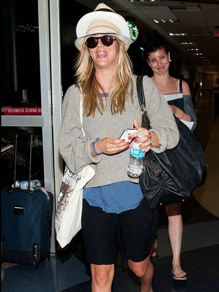 Kaley Cuoco 8.5 x 11 Candid Color Photograph Art Print Photo Picture Collectibles:Photographic Images:Photographs Style Your Walls