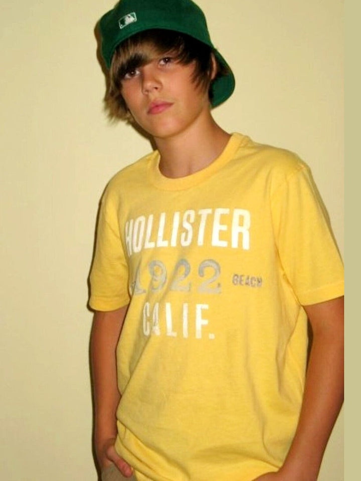 Justin Bieber Early Career 8.5 x 11 Candid Color Photograph Art Print Photo Collectibles:Photographic Images:Photographs Style Your Walls