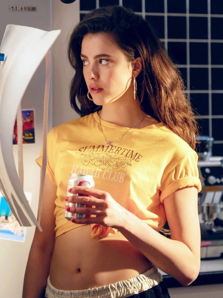 Margaret Qualley 8.5 x 11 Candid Color Photograph Art Print Photo Collectibles:Photographic Images:Photographs Style Your Walls