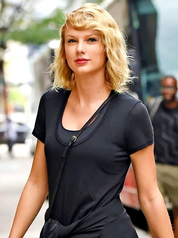 Taylor Swift 8.5 x 11 Candid Color Photograph Art Print Photo Picture Collectibles:Photographic Images:Photographs Style Your Walls