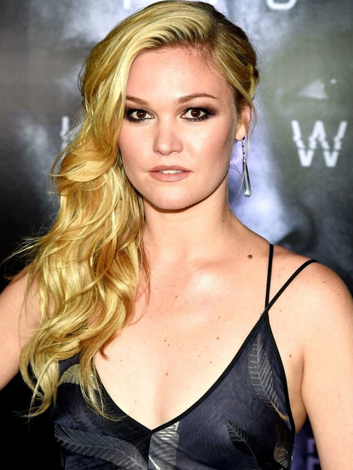 Julia Stiles 8.5 x 11 Candid Color Photograph Art Print Photo Collectibles:Photographic Images:Photographs Style Your Walls